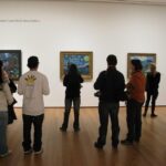 Khung cảnh Saint-Rémy-de-Provence yên bình, nơi Van Gogh sáng tác Đêm Đầy Sao.