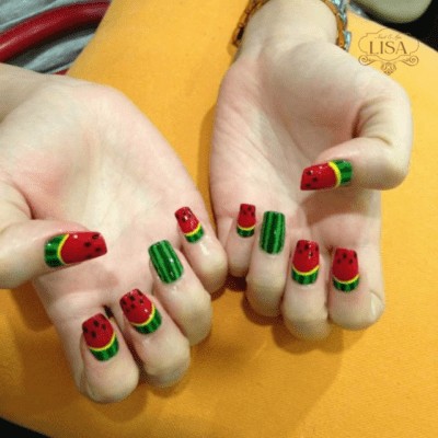 Mẫu nail dưa hấu sơn đậm