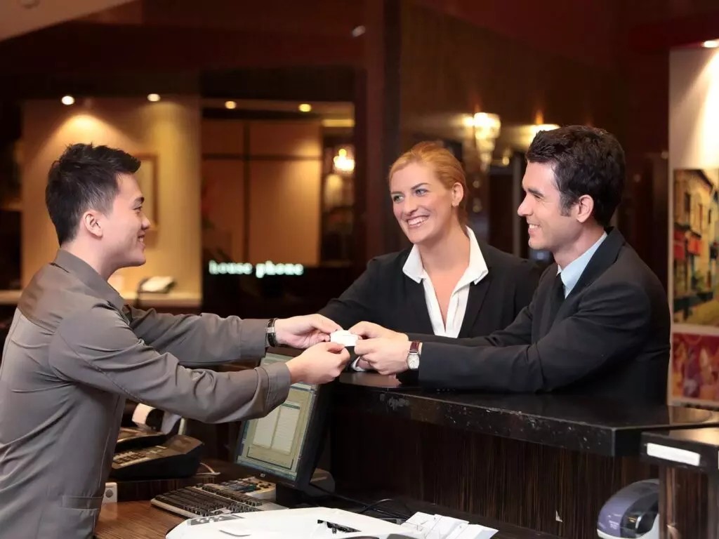 Tặng voucher cho khách hàng sau khi check out