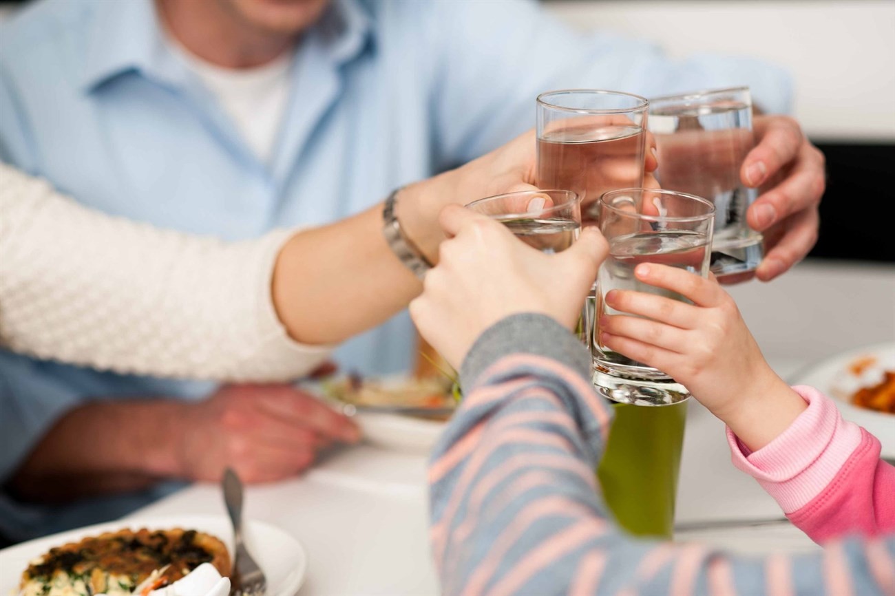 Tệ nạn rượu bia gây ra nhiều hệ lụy cho gia đình và xã hội, đặc biệt là bạo lực gia đình và tai nạn giao thông