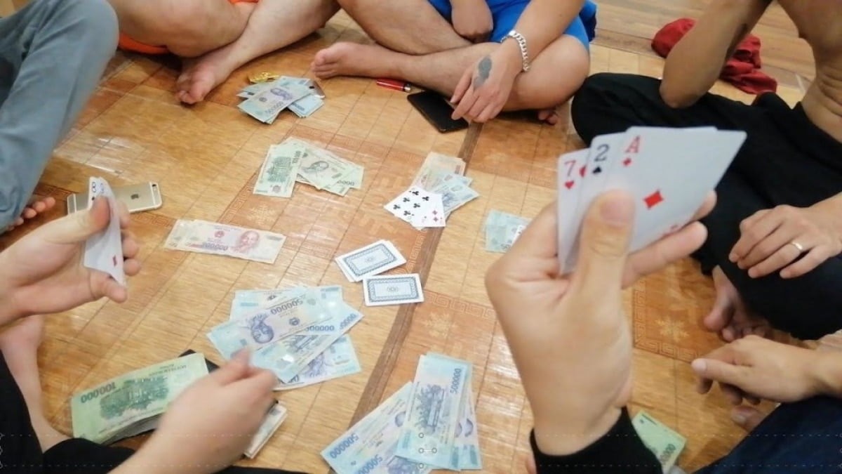 Đánh bạc trái phép là một trong những tệ nạn xã hội phổ biến