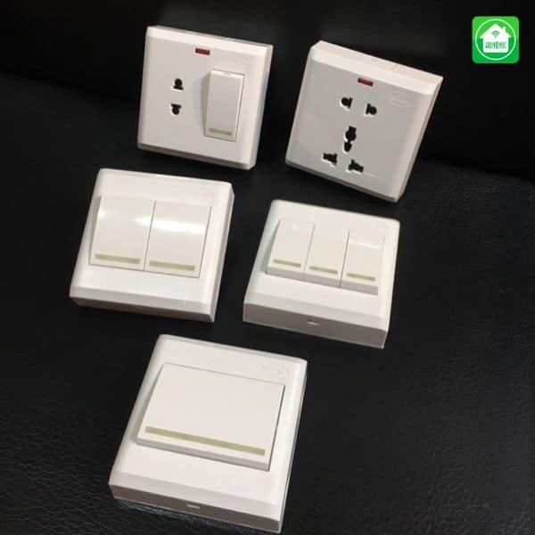 Công tắc và ổ cắm là hai thiết bị có mặt trong mỗi ngôi nhà, chúng có thể được thiết kế thành một bộ.