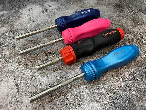 Cận cảnh cấu tạo của một chiếc tua vít với các thành phần chính được chú thích rõ ràng
