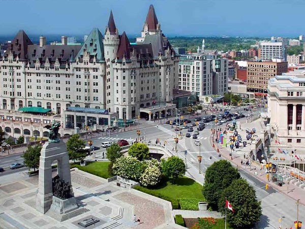 Tòa nhà Quốc hội Canada, biểu tượng của thủ đô Ottawa