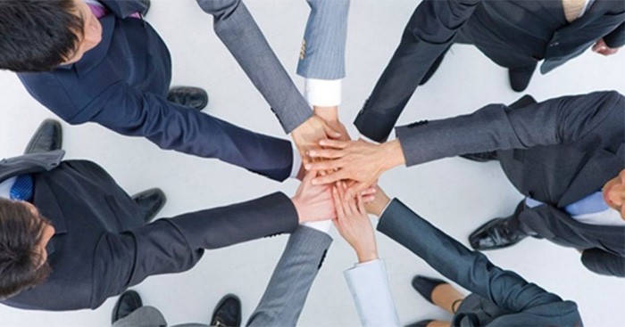 Tinh thần đoàn kết trong công việc nhóm