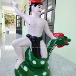 Tượng gỗ Thạch Sanh chém chăn tinh xảo