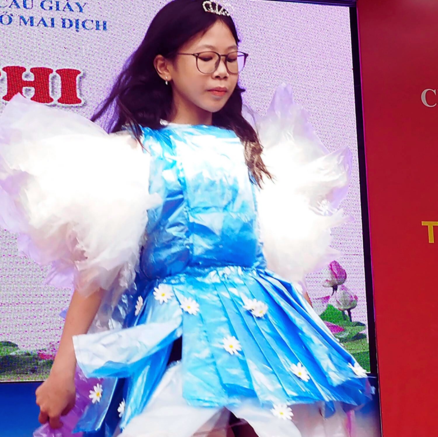 Áo khoác tái chế từ túi nilon