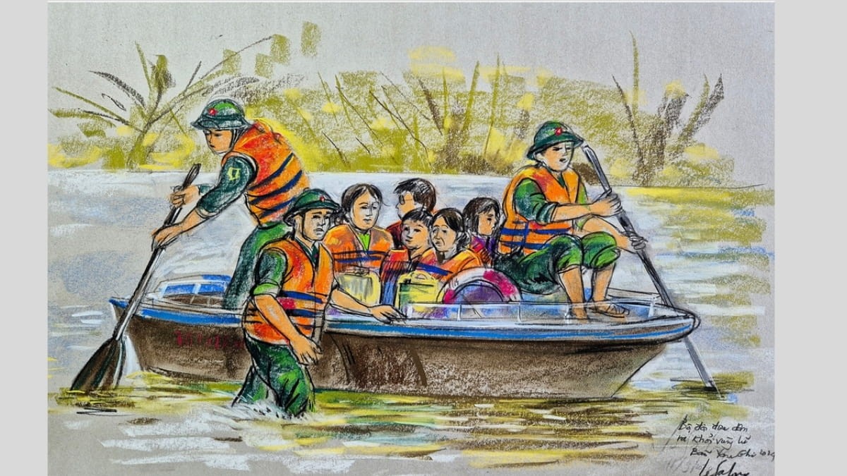 Hình ảnh chú bộ đội bế em bé qua vùng lũ lụt với dòng nước chảy xiết
