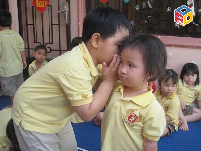 Trò chơi truyền tin giúp trẻ phát triển toàn diện ngôn ngữ