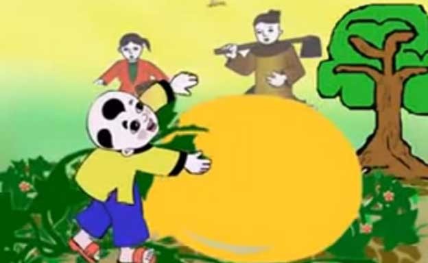 Cậu bé chăm sóc chim én bị thương, thể hiện lòng yêu thương động vật