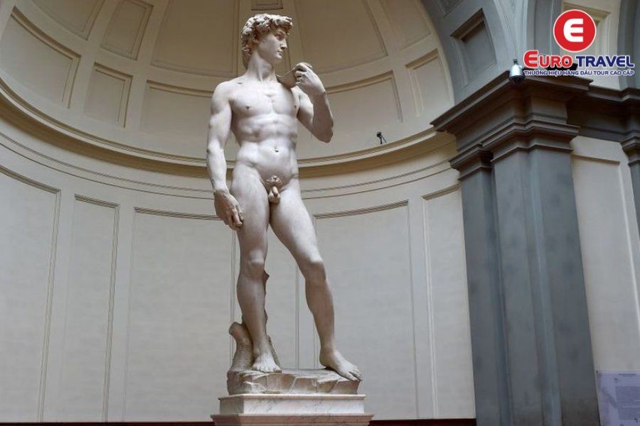 Khối đá cẩm thạch Carrara dùng để tạo nên tượng Đa Vít