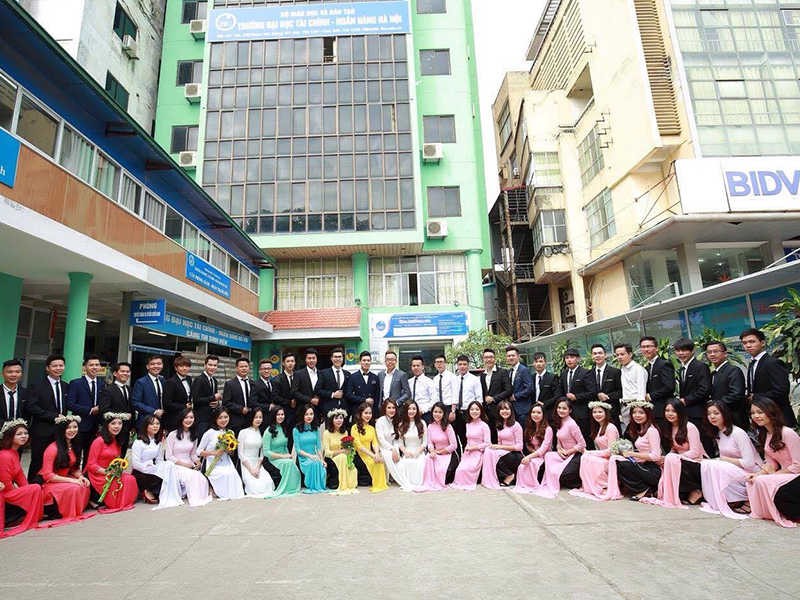 tuyen sinh dai h0c chinh quy 2019 nganh tai chinh ngan hang1
