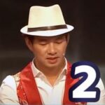 Người chơi trò chơi ghép chữ tiếng Việt đang suy nghĩ