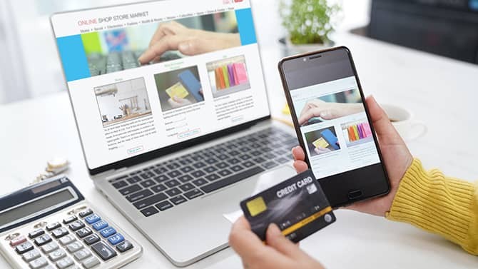 Ảnh chụp màn hình giao diện trang web có chứa thông tin về các dịch vụ vận tải và thông tin liên hệ của công ty.