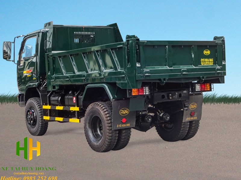 Xe ben Hoa Mai 3.45 tấn với thùng ben rộng rãi và hệ thống nâng hạ mạnh mẽ