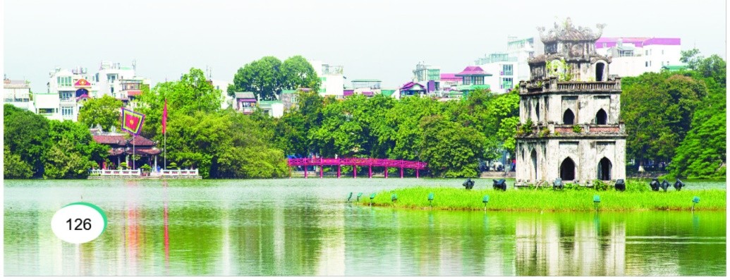 Hình ảnh minh họa cầu Thê Húc màu son cong cong như con tôm dẫn vào đền Ngọc Sơn
