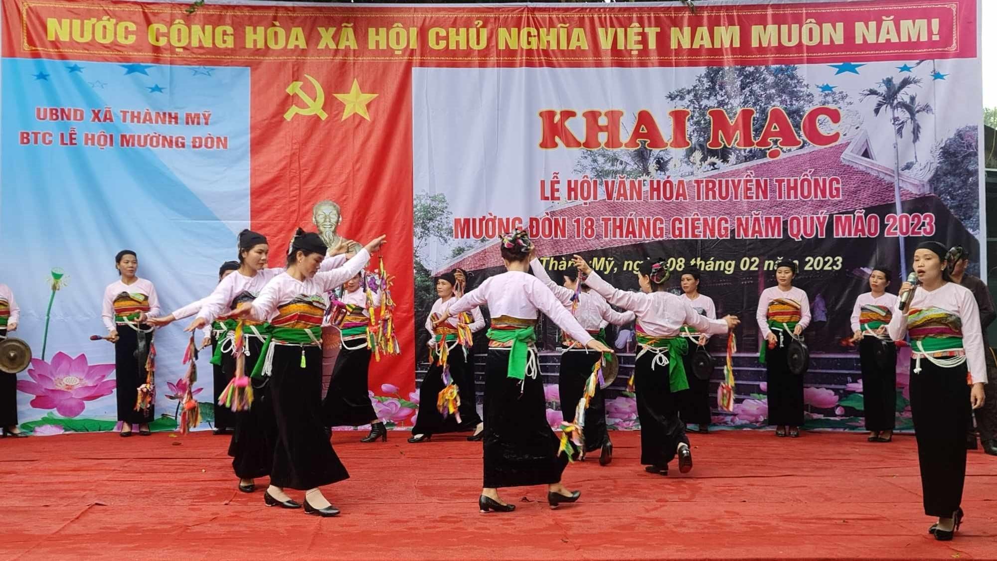 Tín ngưỡng thờ Mẫu Tam Phủ là một trong những hình thức sùng bái tự nhiên đặc sắc của Việt Nam