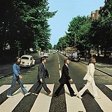 Bìa album &quot;Abbey Road&quot; của The Beatles, một trong những hình ảnh biểu tượng nhất trong lịch sử âm nhạc