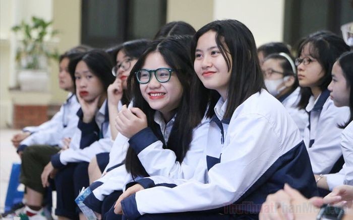 Học sinh học tập tại trường