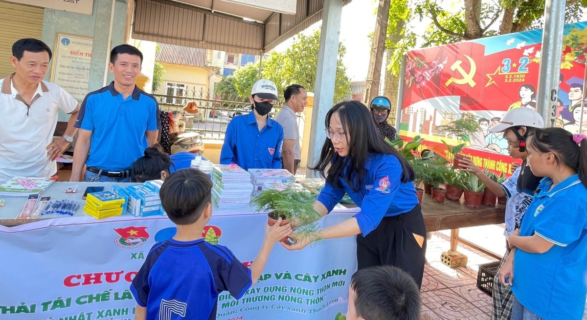 Ảnh bí thư huyện đoàn chia sẻ về mục đích của chương trình
