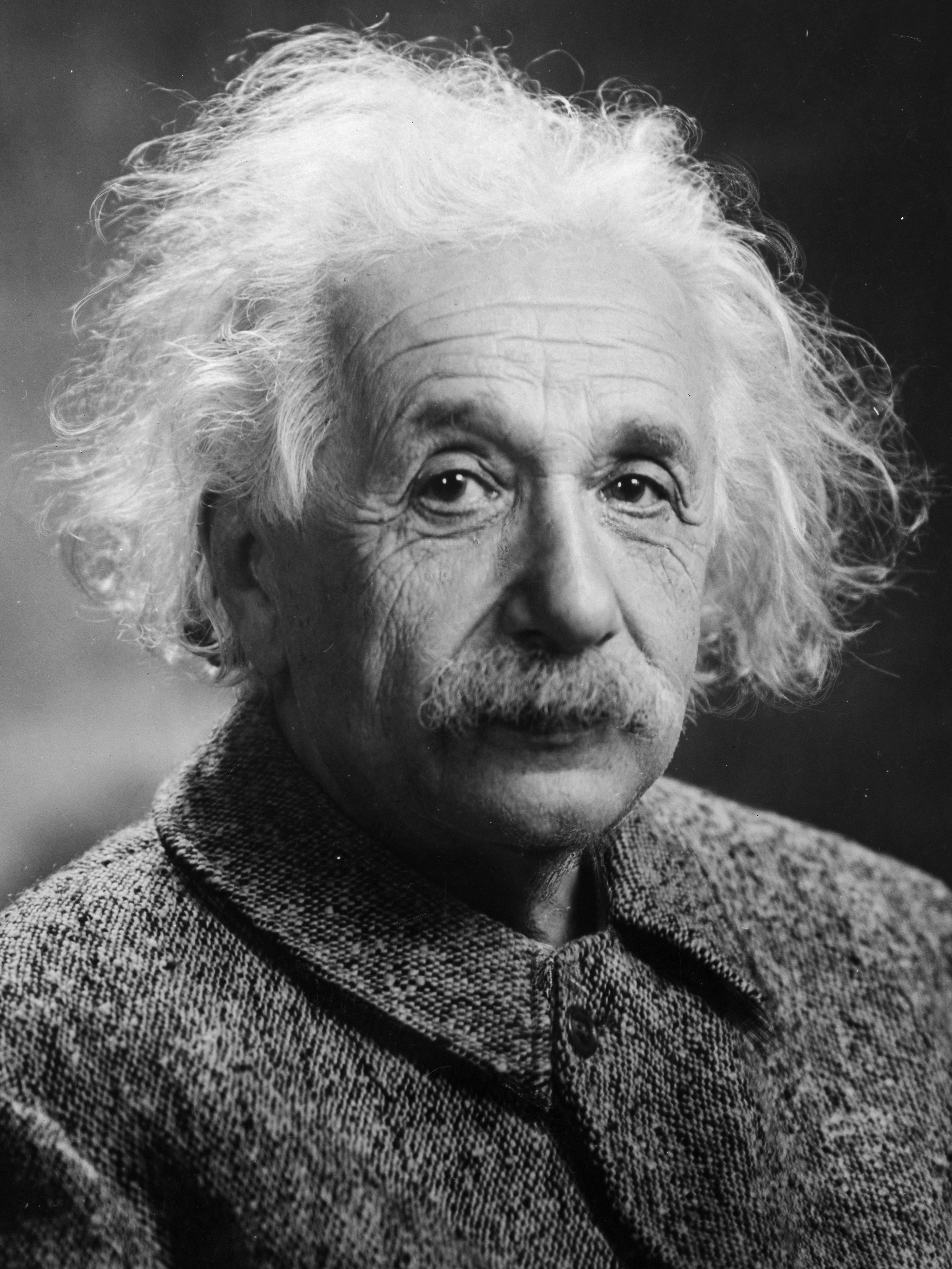 Albert Einstein Bác học không có nghĩa là ngừng học