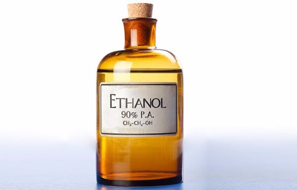Công thức cấu tạo của Ethanol (C2H5OH) với các liên kết hóa học thể hiện rõ
