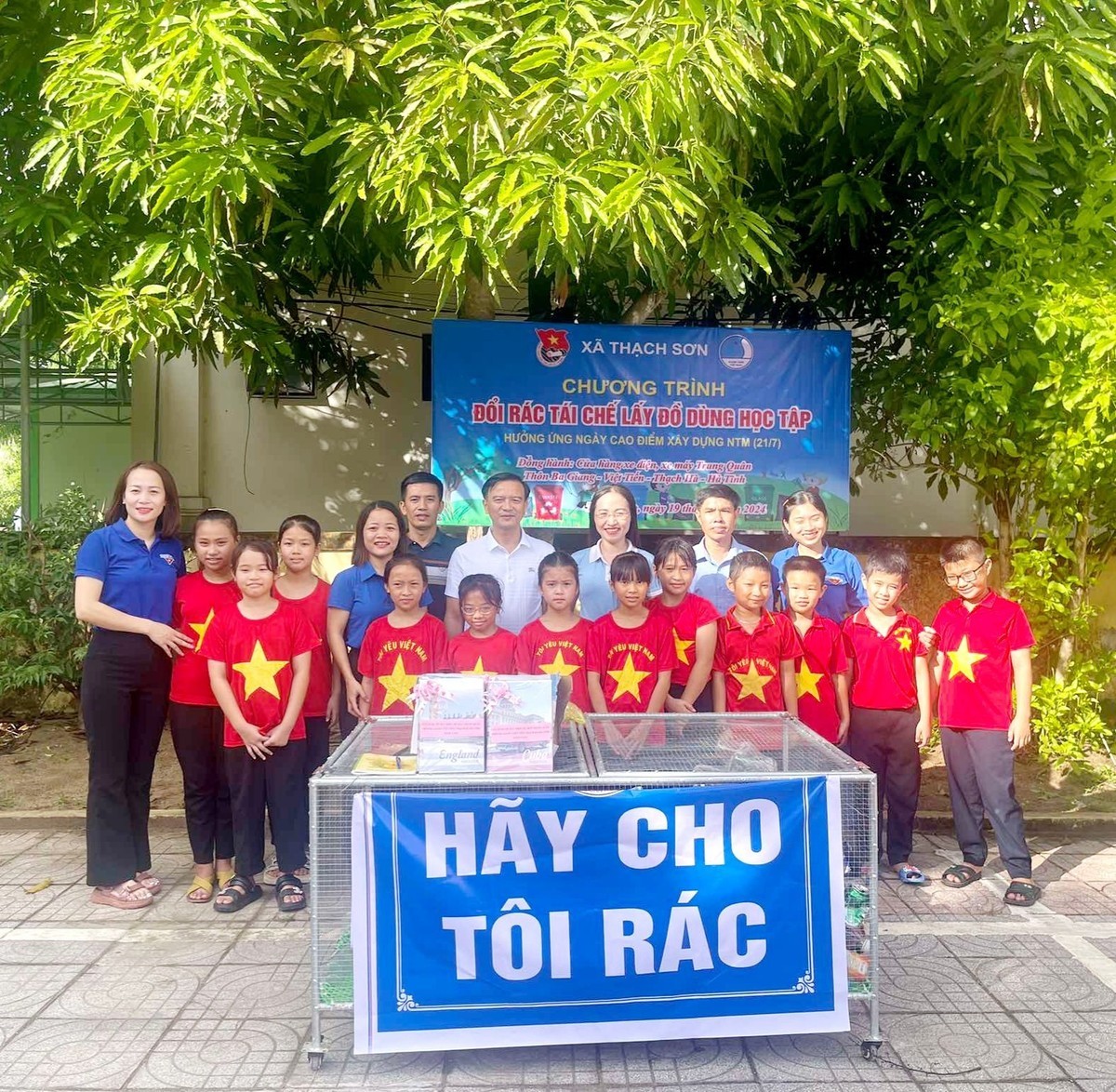 Ảnh ngôi nhà xanh thu gom rác thải nhựa để đổi đồ dùng học tập