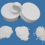 Khí chlorine (Cl₂) có màu xanh lục nhạt và độc hại, cần được sử dụng cẩn thận trong các ứng dụng công nghiệp và xử lý nước.