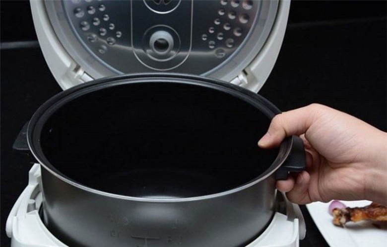 Các loại chất liệu lòng nồi cơm điện phổ biến và ưu nhược điểm
