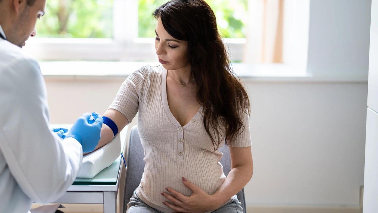 Hình ảnh minh họa xét nghiệm NIPT để sàng lọc hội chứng Turner và các bất thường nhiễm sắc thể khác trong thai kỳ.