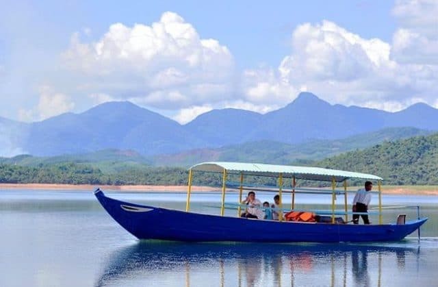 Đi thuyền