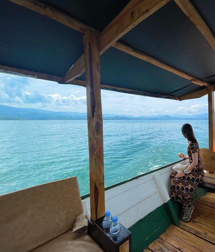 Hồ Kivu - Vẻ đẹp quyến rũ nhưng đầy bí ẩn