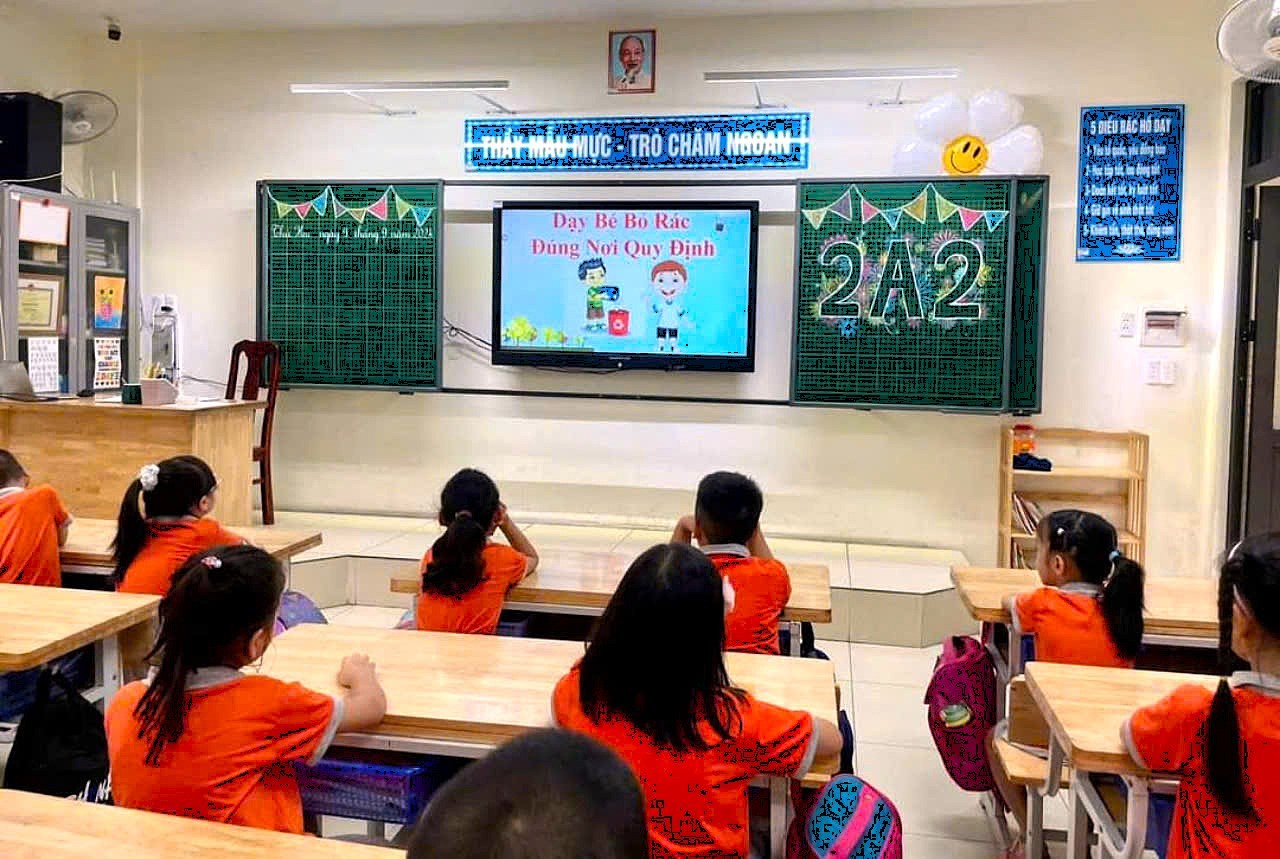 Học sinh học cách ứng phó với lũ lụt