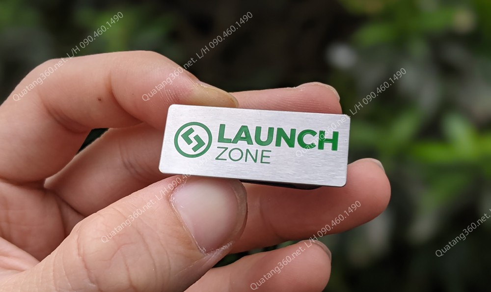 huy hiệu logo inox hình chữ nhật