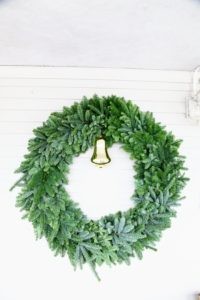 Bãi đỗ xe tải với nhiều xe khác nhau, tối ưu cho việc vận chuyển hàng hóa trong kỳ nghỉ