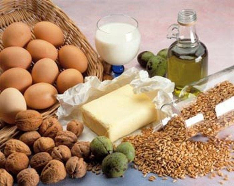 Chế độ ăn uống cân đối với đủ các loại thực phẩm giàu lipid, vitamin và khoáng chất là chìa khóa cho sức khỏe toàn diện.