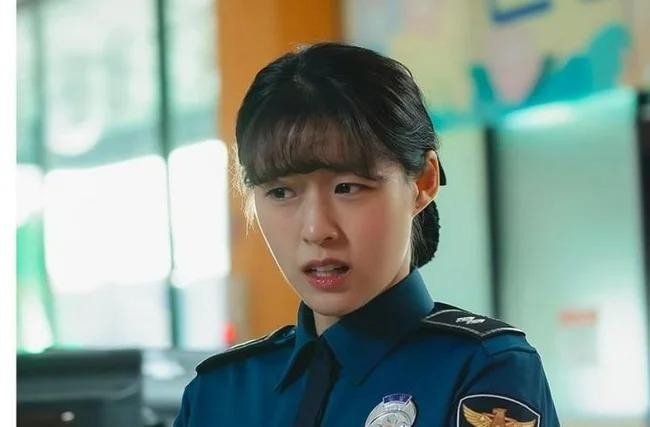 Seolhyun trong vai diễn cô nàng chán chường Lee Summer