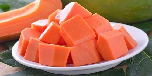 So sánh đu đủ xanh và đu đủ chín