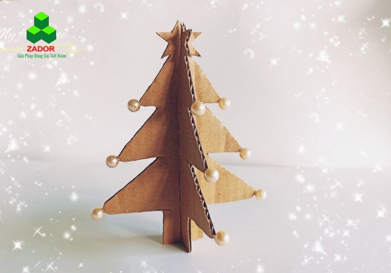 tái chế hộp giấy làm cây thông Noel