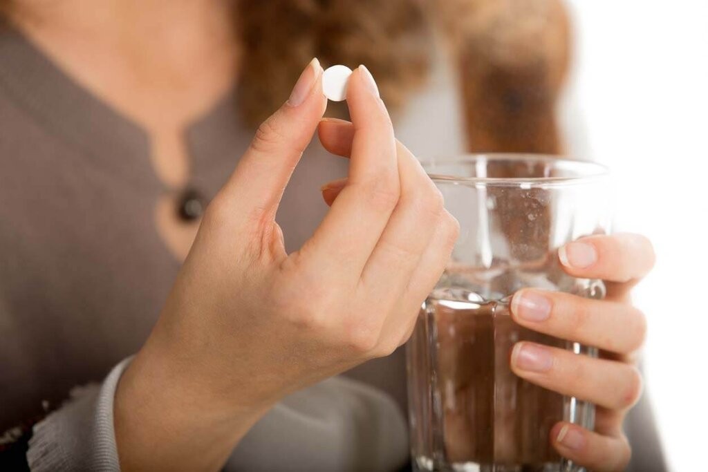 Viên nén paracetamol với công dụng hạ sốt, giảm đau