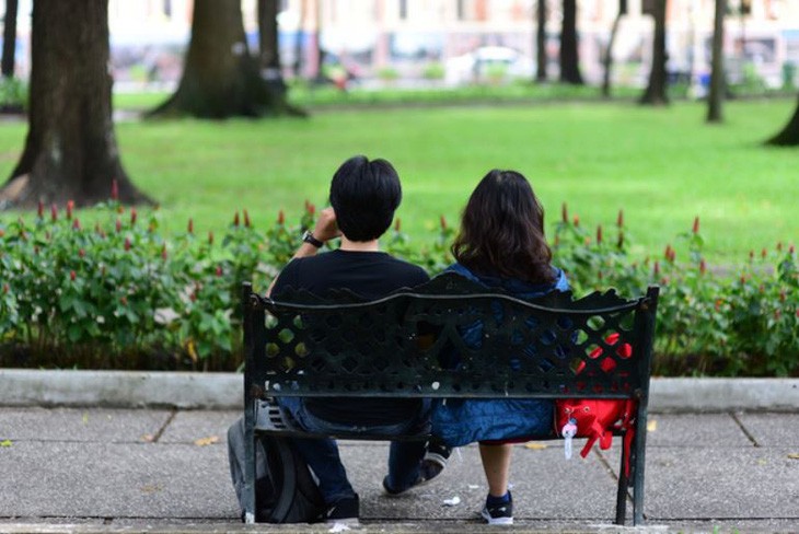 Hình ảnh minh họa về sự gắn kết tình cảm trong tình yêu.
