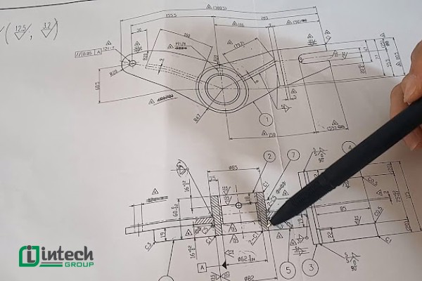 Các bước đọc bản vẽ chi tiết xe tải, từ khung tên đến hình chiếu và kích thước