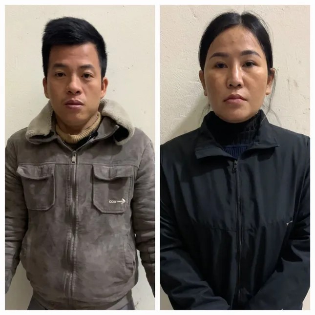 Người đàn ông ngồi buồn bã vì khó khăn tài chính