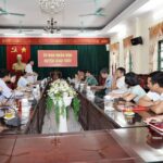 Đoàn công tác kiểm tra việc lưu trữ tài liệu