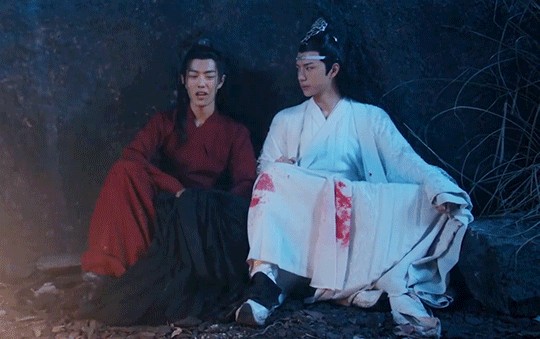 Hình ảnh Ngụy Vô Tiện và Lam Vong Cơ trong "The Untamed" thể hiện sự gắn kết và tình cảm sâu sắc