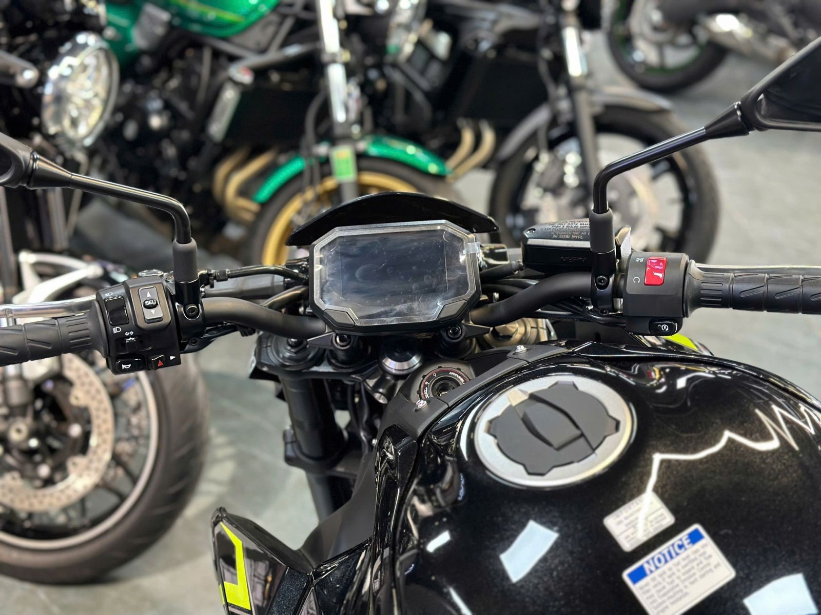 Công nghệ hỗ trợ lái trên Kawasaki Z900