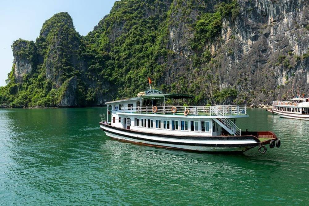 Thuê tàu riêng mang đến cho du khách nhiều trải nghiệm thú vị