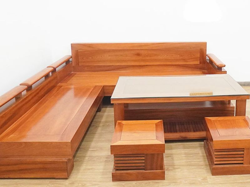 Bộ bàn ghế gỗ xoan đào kiểu sofa mang vẻ đẹp sang trọng và lịch lãm.