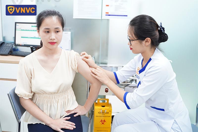 tiêm vắc xin phòng ngừa ung thư cổ tử cung