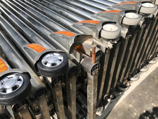 Bánh xe cổng xếp